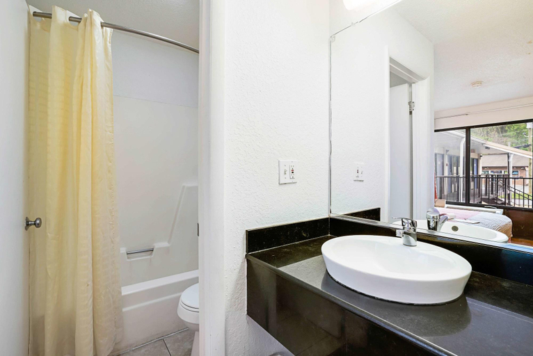 Bathroom 4, Motel 6 Dalton, Ga, Whitfield