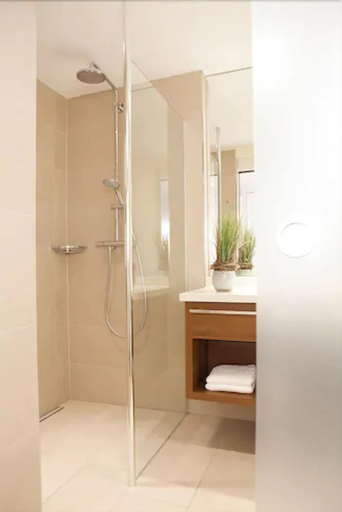 Bathroom 5, Hotel Hafenspeicher, Leer
