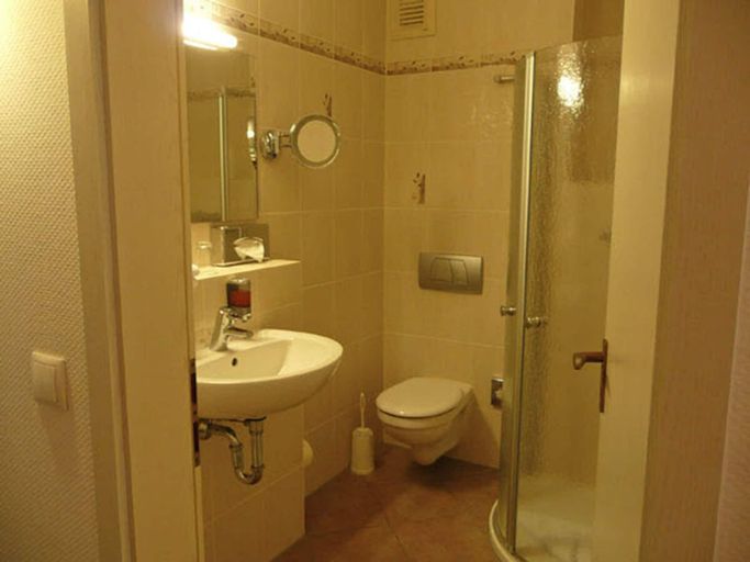Bathroom 4, Land-gut-Hotel Schenkenberger Hof, Nordsachsen
