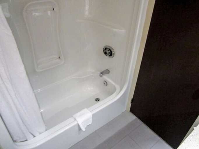 Bathroom 4, Auberge de la Gare, Communauté-Urbaine-de-l'Outaouais