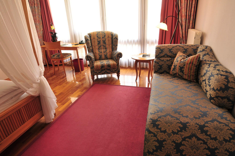 Bedroom 4, Flair Hotel Waldkrug, Paderborn