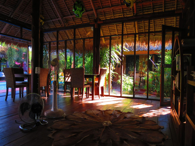 Public Area 2, Baanpong Lodge, San Kamphaeng