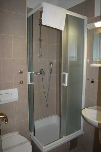 Bathroom 5, Baletna Skola, Kaštela