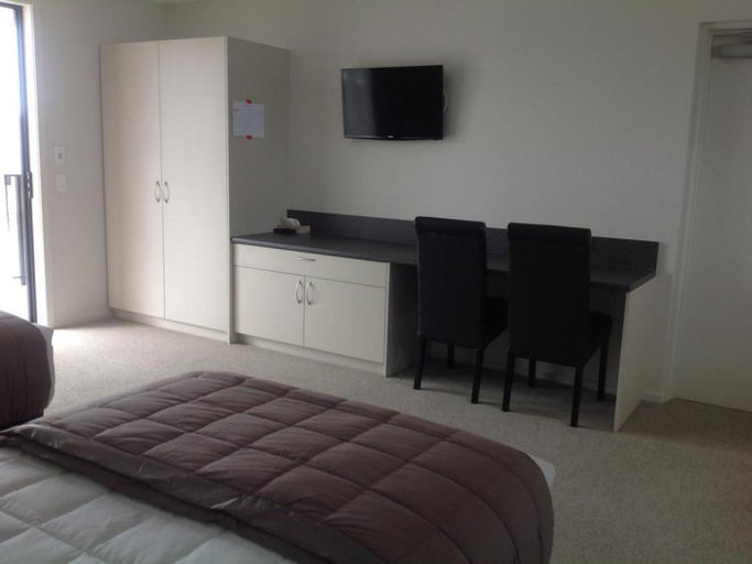 Bedroom 2, Heritage Court Lodge, Waitaki