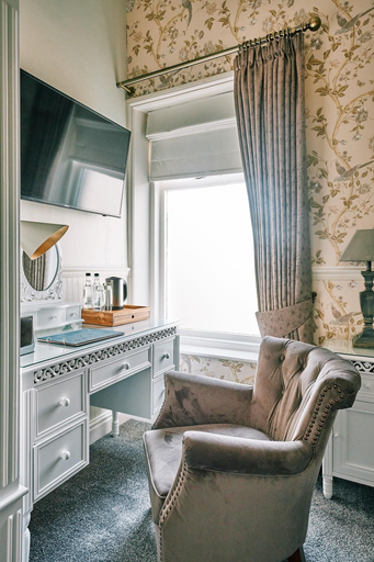 Bedroom 2, Queens Hotel, Lancashire