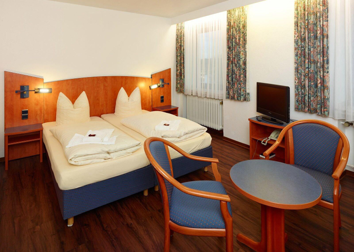 Bedroom 4, Hotel Stadt Daun, Vulkaneifel