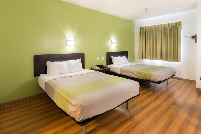 Bedroom 3, Motel 6-Hillsboro, TX, Hill
