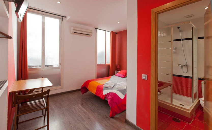 Exterior & Views, Hostal Abril, Madrid
