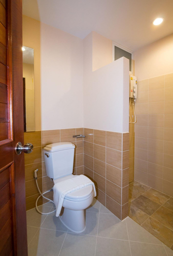Bathroom 4, TAKANTA PLACE APARTHOTEL, Muang Udon Thani