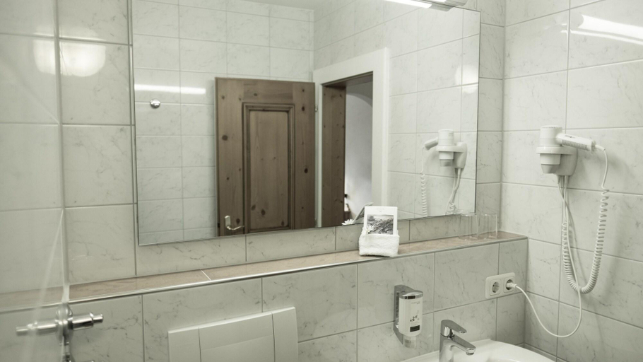 Bathroom 5, Sturm, Rhön-Grabfeld