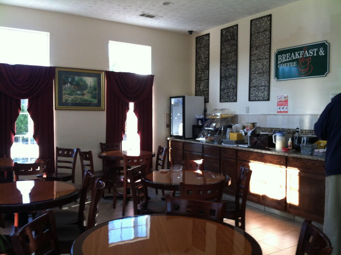 Food & Drinks, Budgetel Inn Suites Pine Mountain, Harris