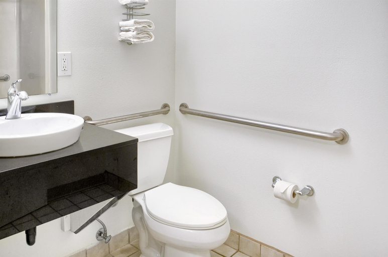 Bathroom 4, Studio 6 Ocean Springs, Jackson
