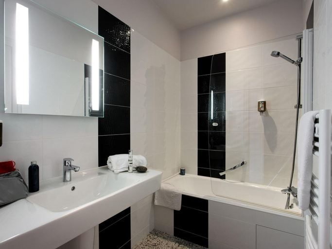 Bathroom 4, Hôtel La Résidence, Finistère