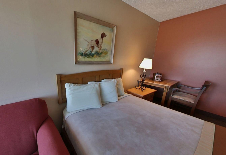 Bedroom 3, Outback Roadhouse Motel & Suites Branson, Taney