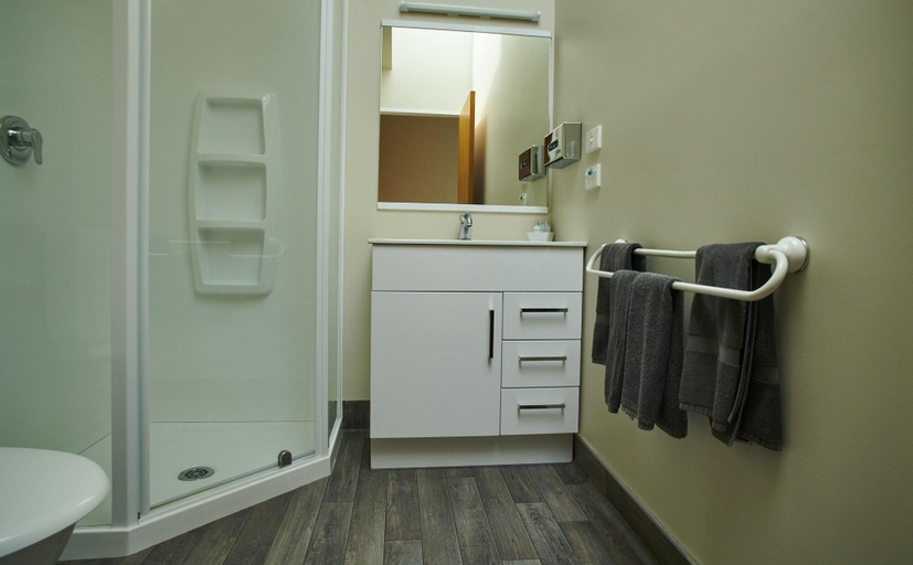 Bathroom 3, Aachen Place Motel, Grey