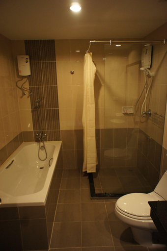 Bathroom 5, D Apartment 2, Pattaya