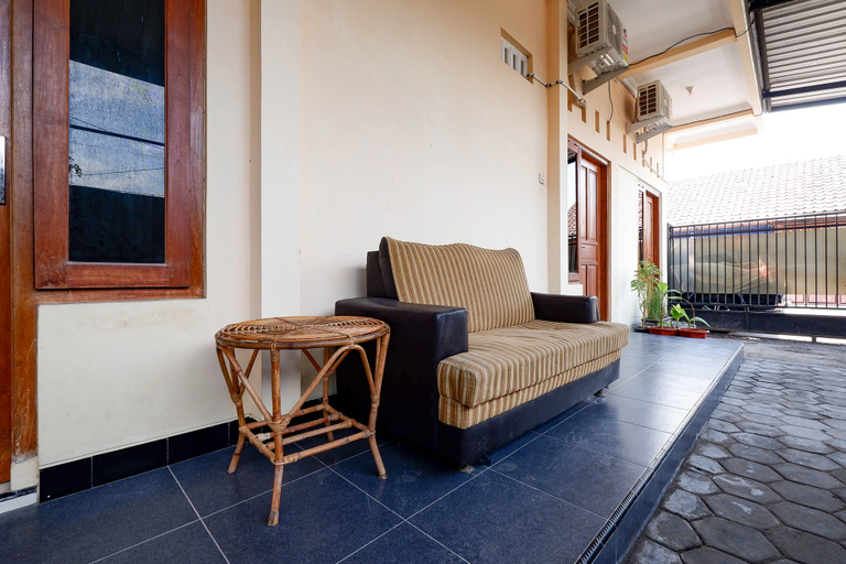 Public Area 3, Capital O 2258 Santana Syariah Guest House, Sukoharjo