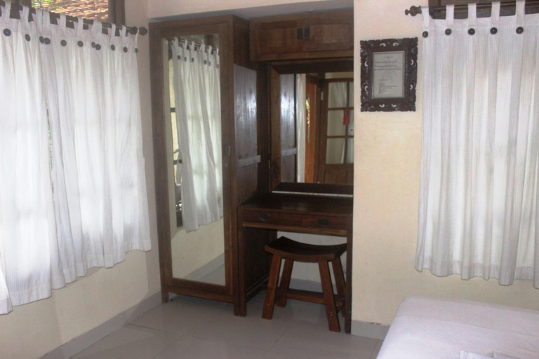 Bedroom 3, Amed Cafe Hotel, Karangasem