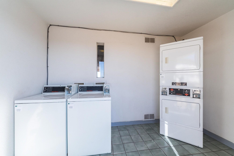 Others 5, Motel 6-Deming, NM, Luna