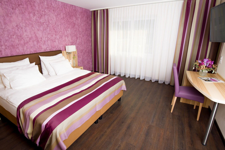 Bedroom 2, Hotel Amaris, Olten