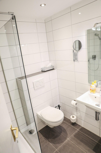 Bathroom 5, Hotel International Am Theater, Münster