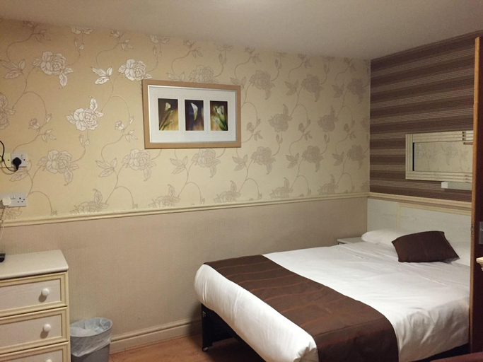 Bedroom 3, Lyndene Hotel, Blackpool