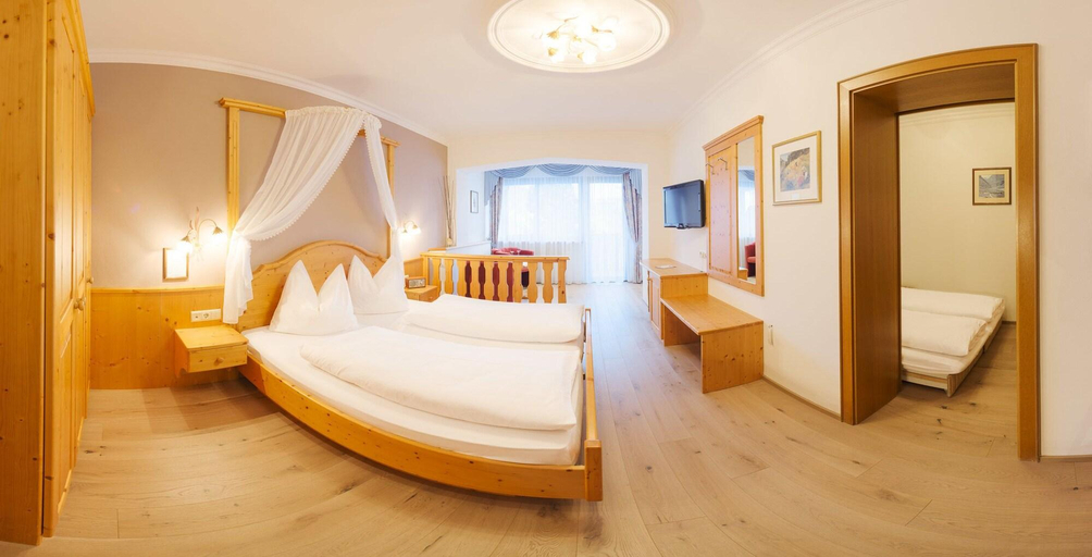 Bedroom 2, Granpanoramahotel Stephanshof, Bolzano