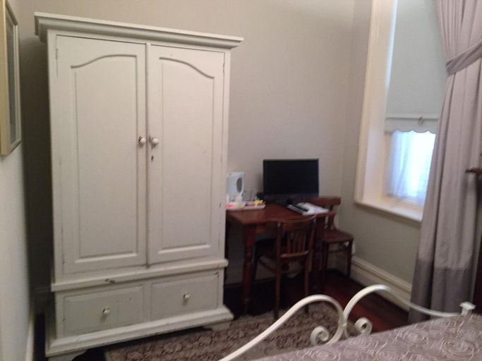 Bedroom 3, 30 Arundel Accommodation, Fremantle