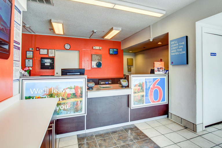 Public Area 2, Travelodge by Wyndham Norfolk Airport, Norfolk