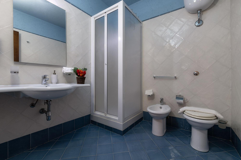 Bathroom 4, Casa Manzella, Palermo