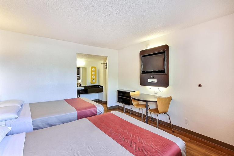 Bedroom 2, Motel 6 San Jose Campbell, Santa Clara