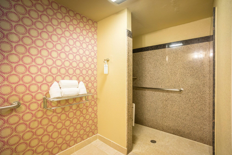 Bathroom 5, Hotel Vue, Santa Clara
