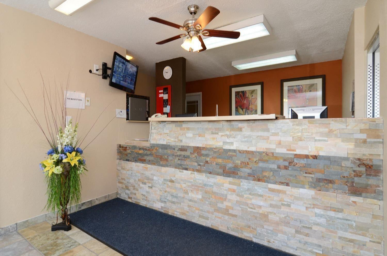 Public Area 2, Super 7 Motel, Johnson