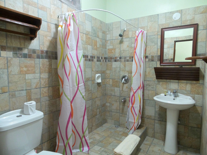 Bathroom 5, Toucan Inn
