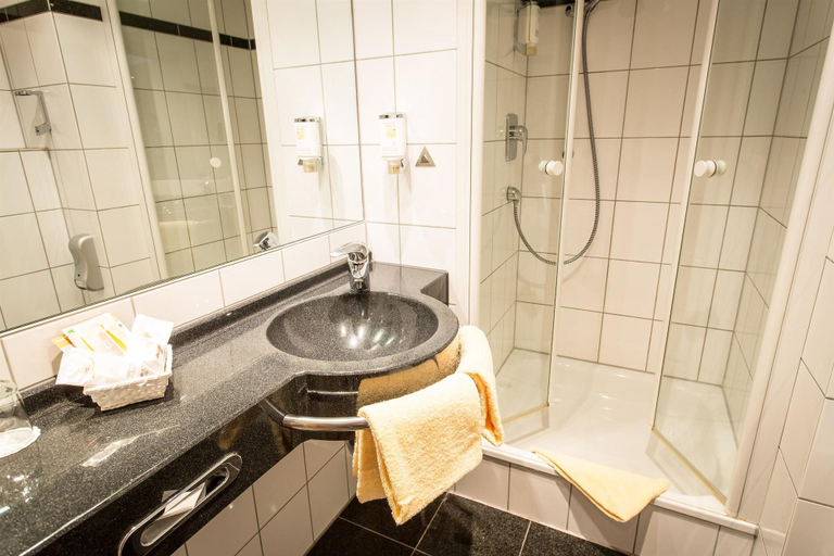 Bathroom, Hotel National, Düsseldorf