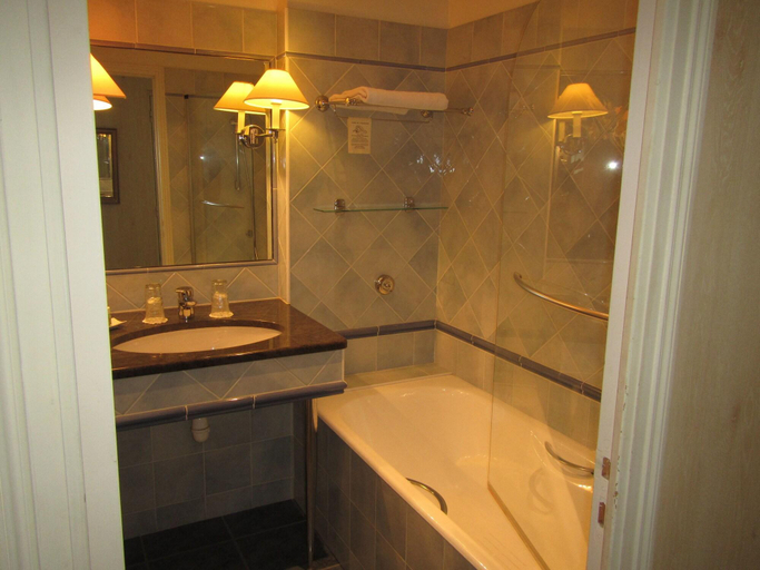 Bathroom 4, Hôtel Le d'Avaugour, Côtes-d'Armor