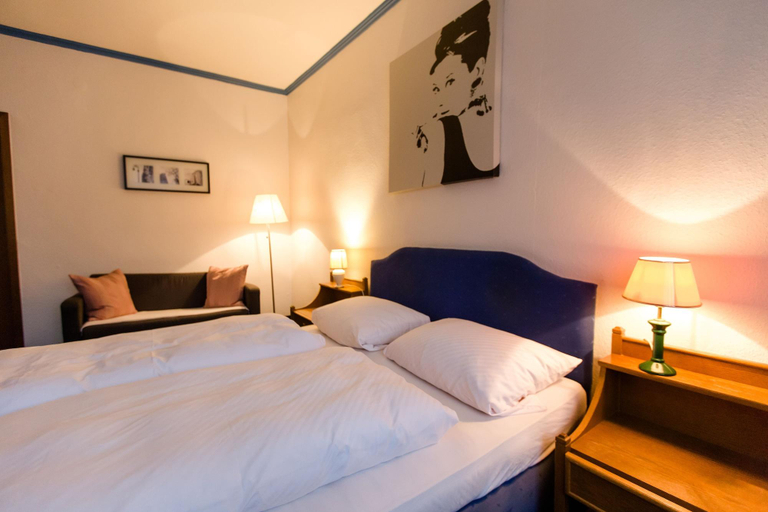 Bedroom 1, Hotel Fabritz, Essen