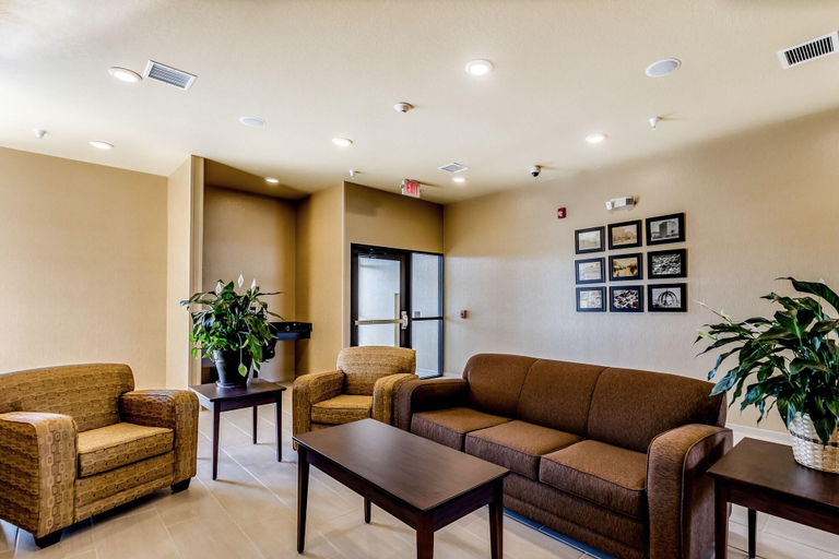 Public Area 2, Cobblestone Inn & Suites - Waverly, Bremer