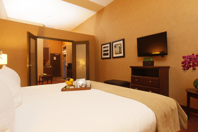 Bedroom 3, Pomeroy Hotel And Conference Centre Fort St John, Peace River