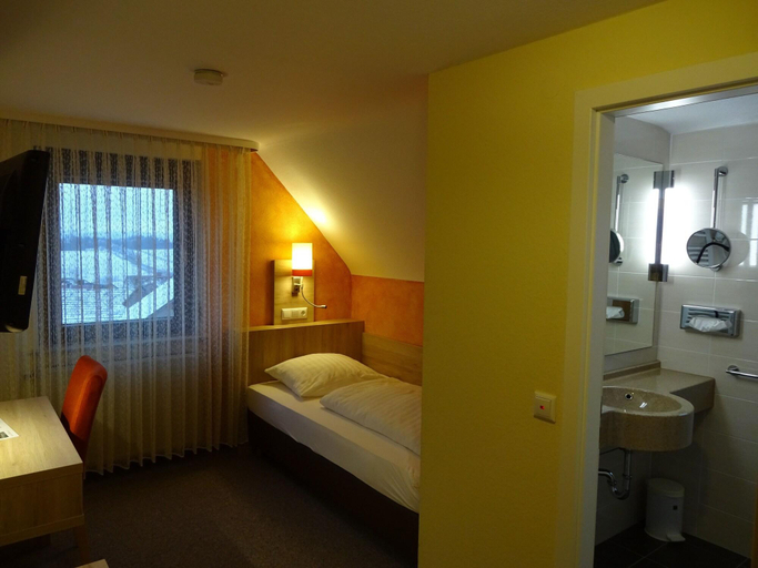 Bathroom 4, Gasthof Hotel Zum Ross, Main-Tauber-Kreis
