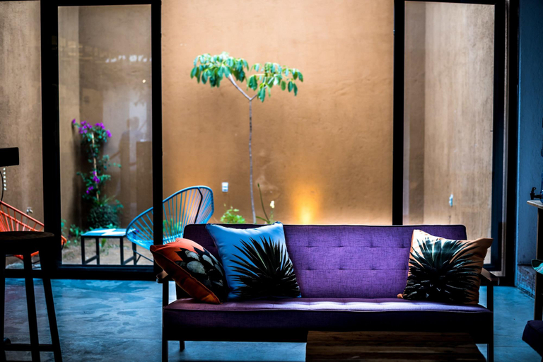 Public Area 2, Hotel con Corazón, Del Centro
