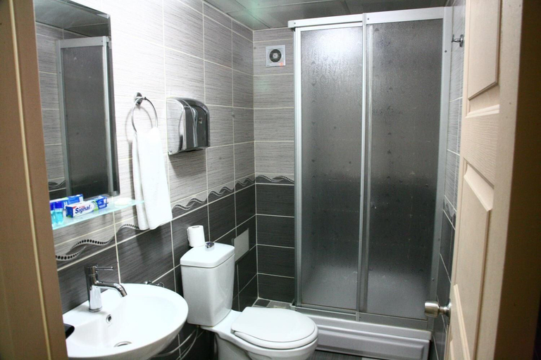 Bathroom, Bade Hotel, Kadıköy