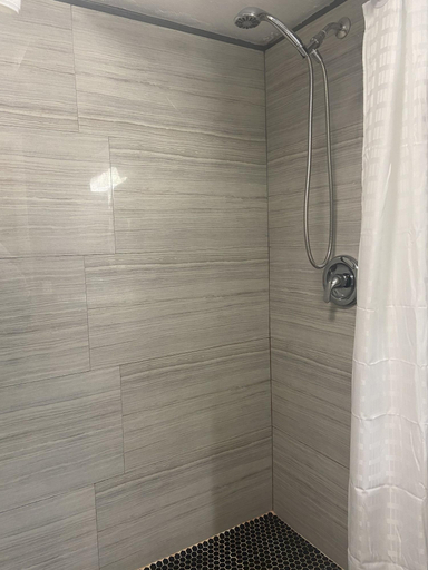Bathroom 5, Hideaway Village, Lee