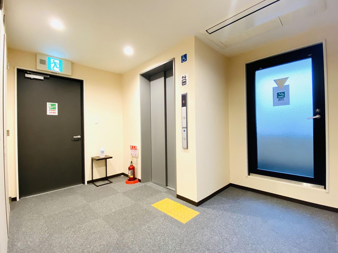Public Area 3, O Kiny, Osaka