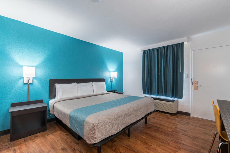Bedroom 3, Motel 6 Hamilton, AL, Marion