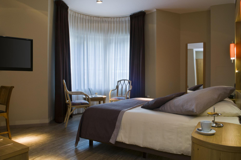 Bedroom 3, Hotel du Commerce, Luxembourg