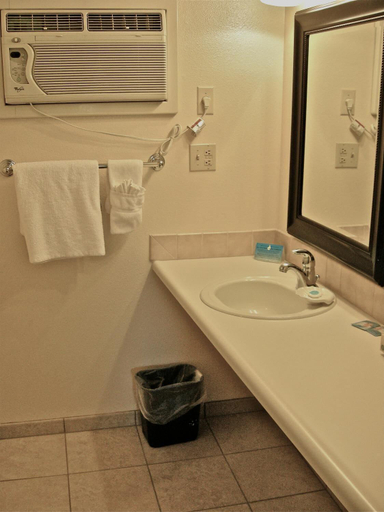 Bathroom 4, Timbers Motel, Jackson