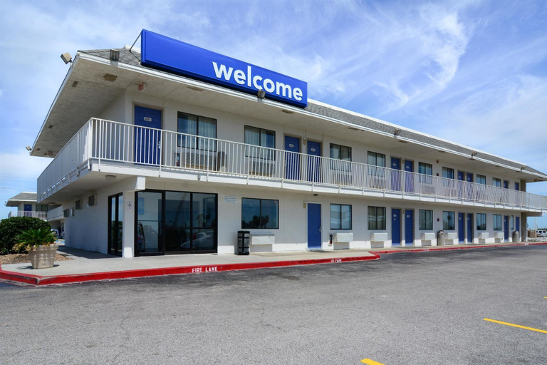 Exterior & Views 2, Motel 6 Galveston, Galveston
