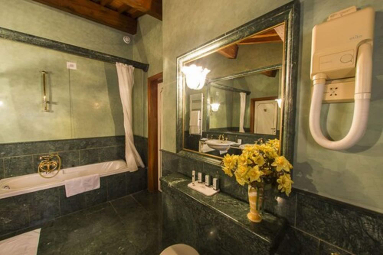 Bathroom 4, Relais Villabella, Verona