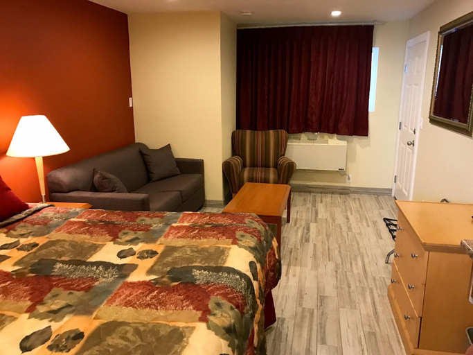 Bedroom 3, Sahara Courtyard Inn, Okanagan-Similkameen